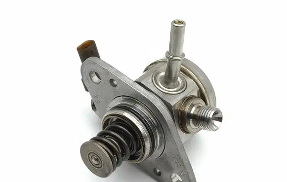 Peugeot 3008 III Fuel injection high pressure pump 9841157780 026152002T 11070057600