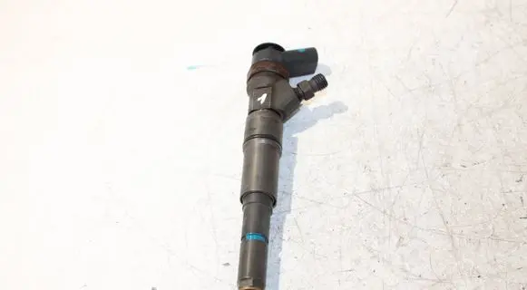 BMW 3 E90 E91 Fuel injector 7793836 0445110216