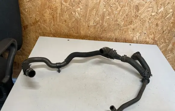 Volkswagen Golf VII Engine coolant pipe/hose 5C0122073G