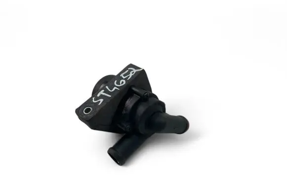 Volvo V50 Water pump 30950000