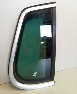Volkswagen Tiguan Rear side window 