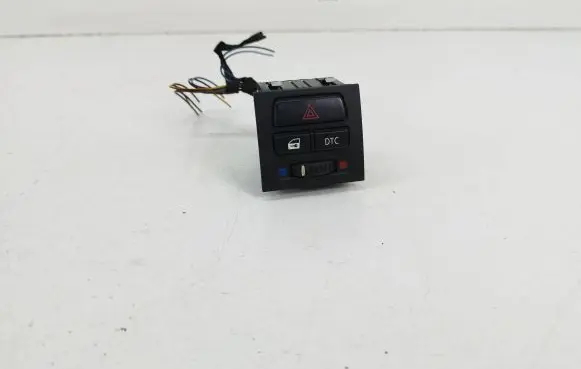 BMW 3 E90 E91 Hazard light switch 9132421