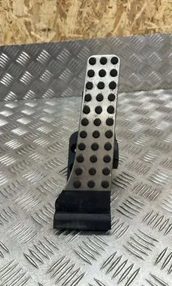 Mercedes-Benz E C207 W207 Accelerator throttle pedal A2043000204