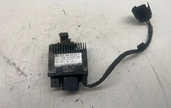 Audi A4 S4 B7 8E 8H Coolant fan relay 8E0959501P 898092000