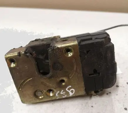 Peugeot 206 Rear door lock