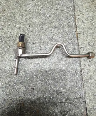 BMW 1 E81 E87 Fuel pressure sensor 456198601