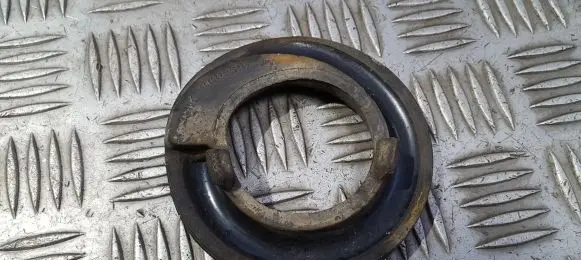 Toyota RAV 4 (XA30) Coil spring mount 4825742030 48257-42030