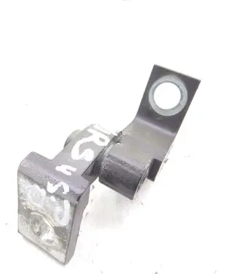 Volkswagen Tiguan Front door upper hinge