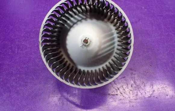 Mazda 323 F Heater fan/blower 8940000222