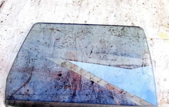 Volkswagen Sharan Rear door window glass AS2