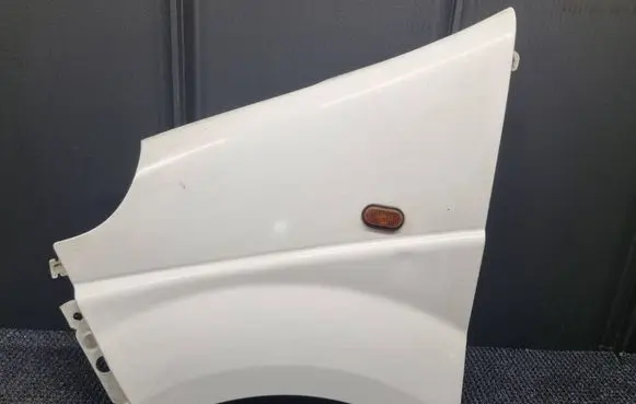 Renault Trafic II (X83) Fender
