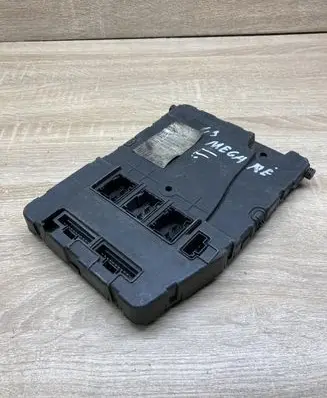 Renault Megane I Comfort/convenience module 8200305575 8200280941