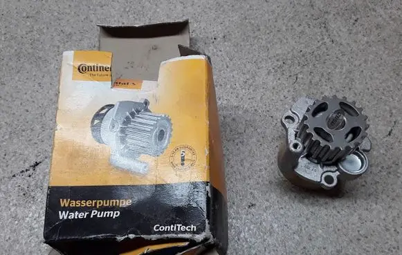 Volkswagen PASSAT B7 Water pump WP6072