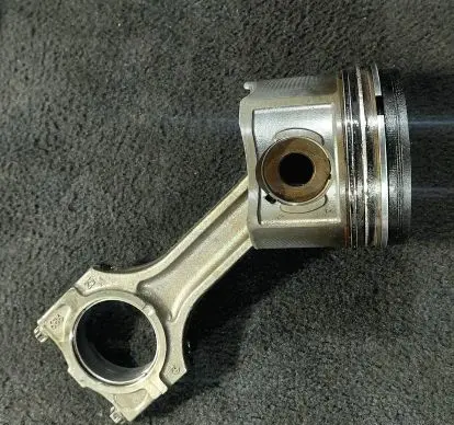 BMW 5 E39 Piston with connecting rod