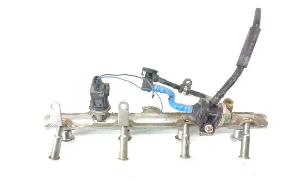 Volkswagen Jetta V Fuel main line pipe 06J133317J