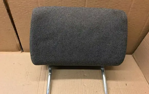 Volkswagen Jetta II Front seat headrest 