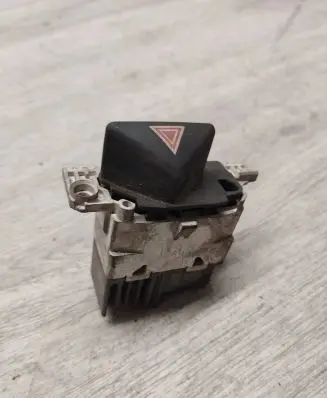 Ford Focus Hazard light switch