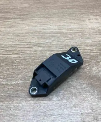 Mercedes-Benz E W211 Airbag deployment crash/impact sensor A0018209326 25571179A4