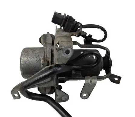 Mercedes-Benz E W212 Vacuum pump A0004302832