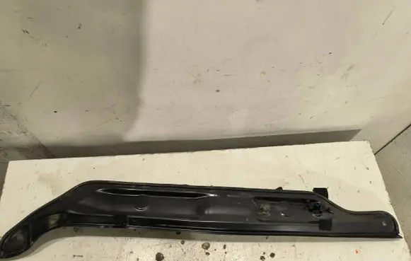 Audi A3 S3 8P Other engine bay part 8p0805275