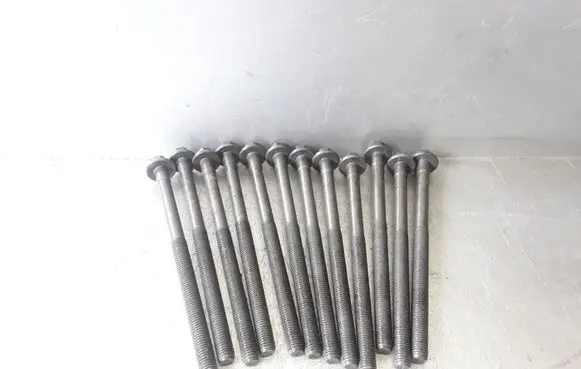 Volvo S60 Cylinder head bolts 