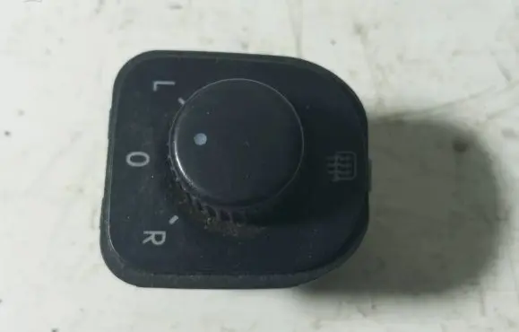 Volkswagen PASSAT B6 Wing mirror switch 1K0959565H