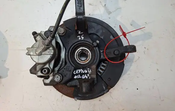 Renault Captur II Front wheel hub spindle knuckle S27647643