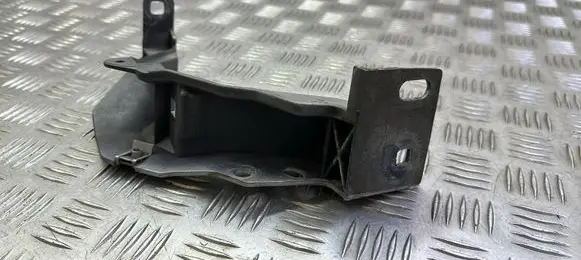 Headlight/headlamp mounting bracket