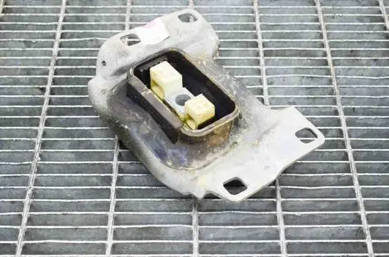 Ford Kuga II Gearbox mount V617M121322A69A
