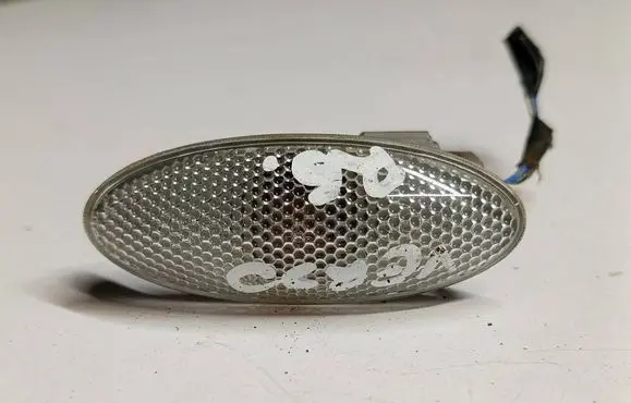 Toyota Verso Front fender indicator light 81730-02080