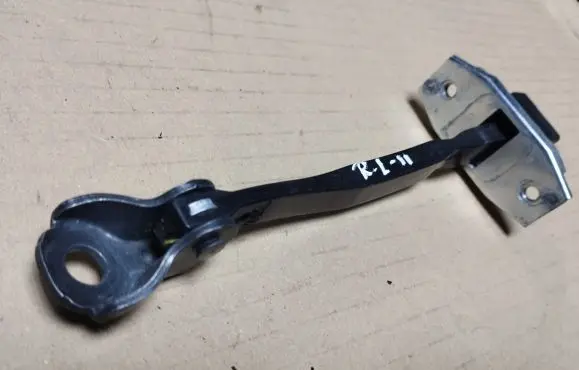 Acura RDX II Rear door check strap stopper