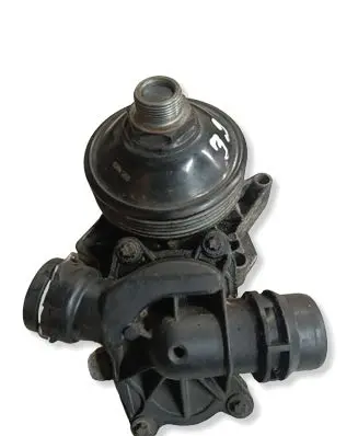 BMW 5 E39 Water pump 