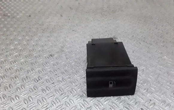 Skoda Octavia Mk1 (1U) Fuel tank opening switch 
