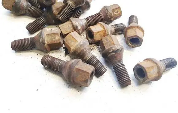 Dacia Logan I Nuts/bolts 