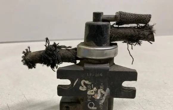 Audi A6 S6 C4 4A Turbo solenoid valve 1H0906627 72190320