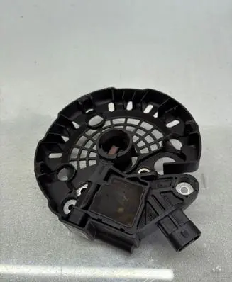 Opel Insignia B Generator/alternator 39047352