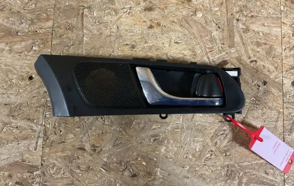 Subaru Legacy Front door interior handle