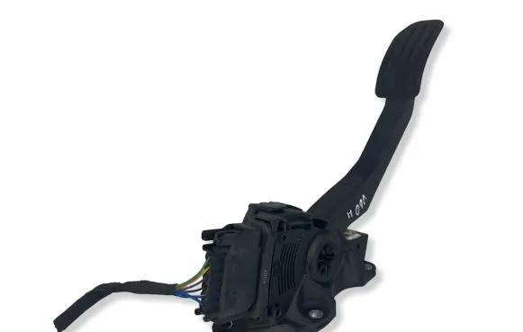 Volvo V60 Accelerator throttle pedal 31329062