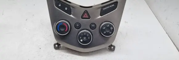 Chevrolet Aveo Climate control unit 