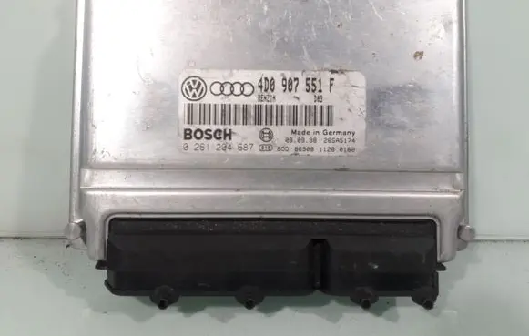 Audi A4 S4 B5 8D Engine control unit/module 4D0907551F 0261204867