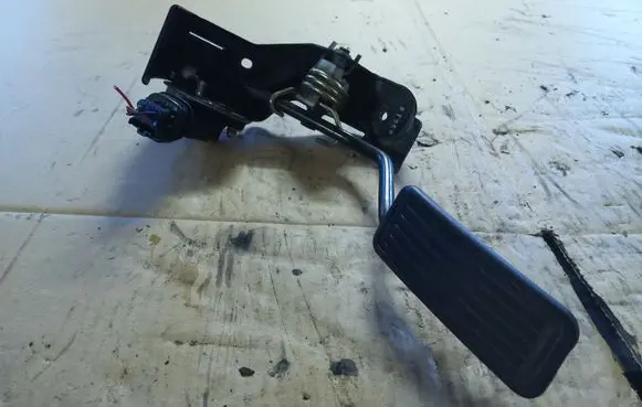 Toyota Corolla Verso E121 Accelerator throttle pedal