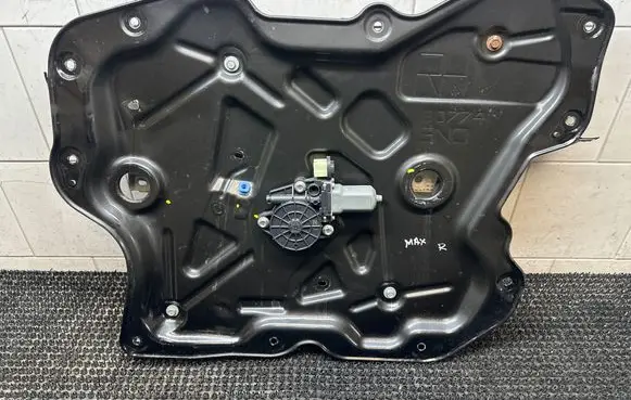 Nissan Maxima A35 Rear door window regulator with motor 807709N00A 3020374
