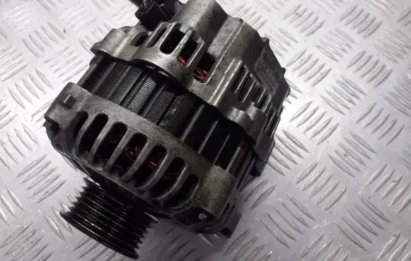 Citroen C4 I Generator/alternator 9640083080