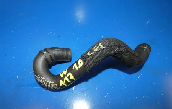 Mercedes-Benz CLA C117 X117 W117 Engine coolant pipe/hose 2702031782