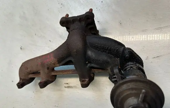 Volkswagen Caddy Exhaust manifold 038353033AL