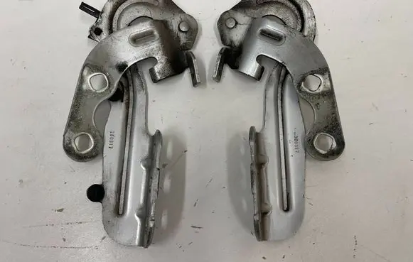 Ford Transit Courier Engine bonnet/hood hinges ET7616801AB ET7616800AB