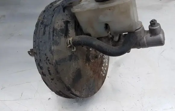 Mazda 323 Brake booster 83404602 834-04602