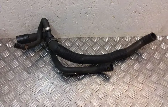Engine coolant pipe/hose