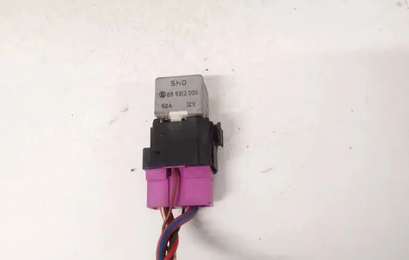 Volkswagen PASSAT B5.5 Other relay 8D0951253