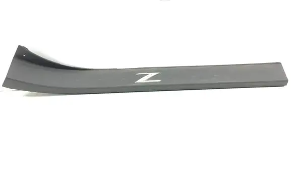 Nissan 350Z Side skirt front trim 769B0CD000